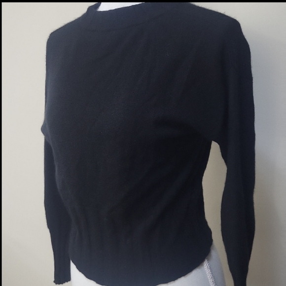 Vintage Black Cashmere Crewneck Ribbed Cuff & Hem Cropped Sweater - Picture 2 of 14